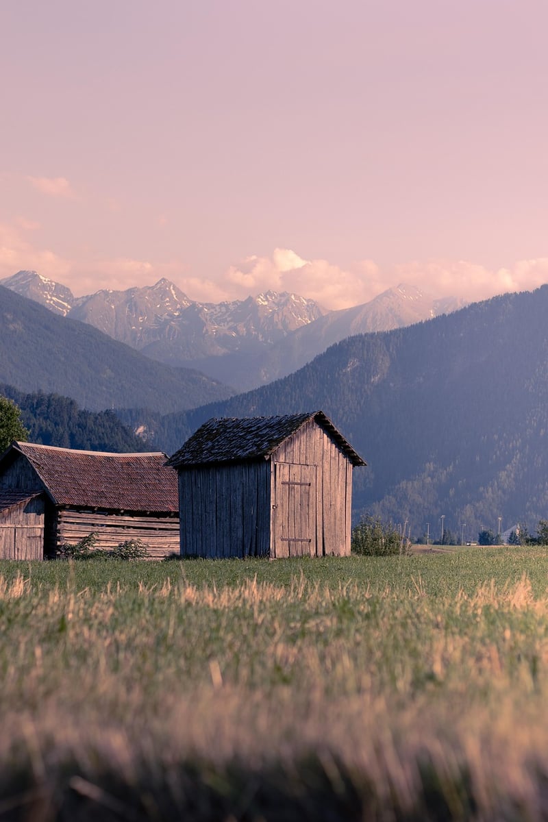 Cozy Cottage with Mountain View